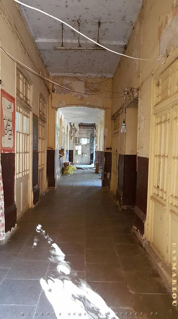 ORAN ECOLE PASTEUR QUI EST SQUATTEE (3).jpg